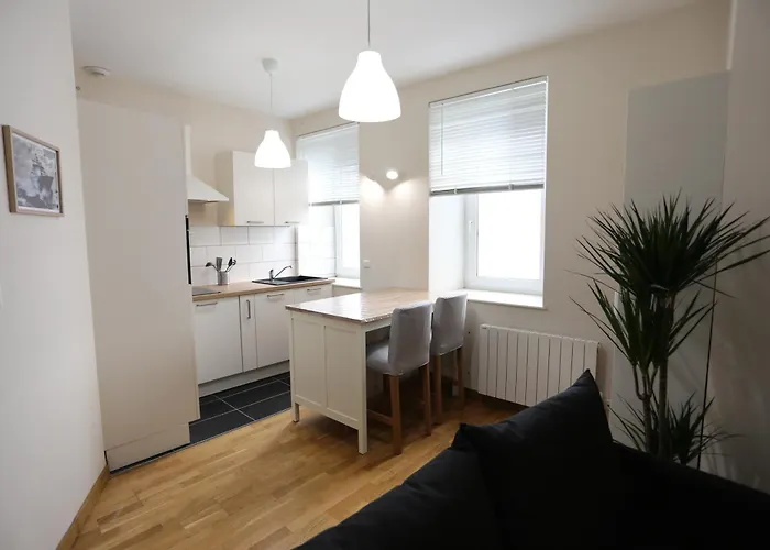 Joli Au Centre De ブレスト